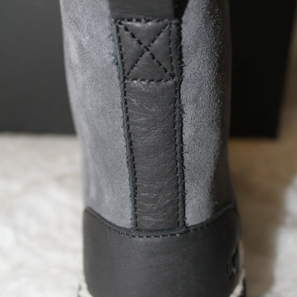 UGG HARKLEY SUEDE SHEARLING STITCH BOOTS NEW‎